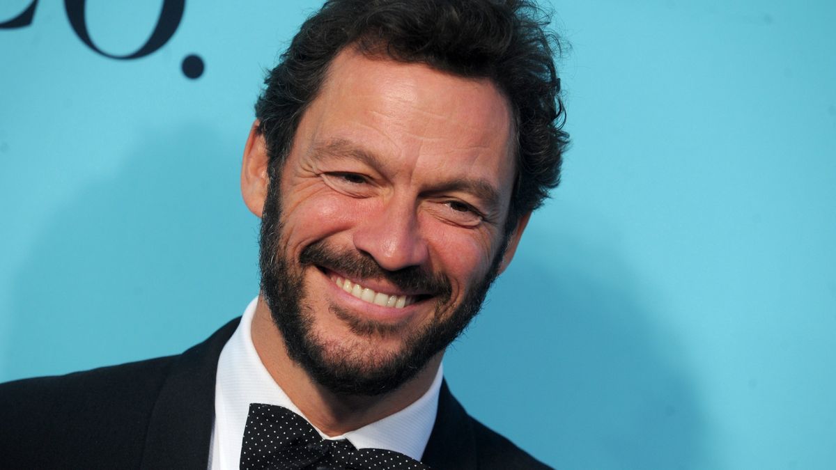 Dominic West ma za co się tłumaczyć swojej żonie. 