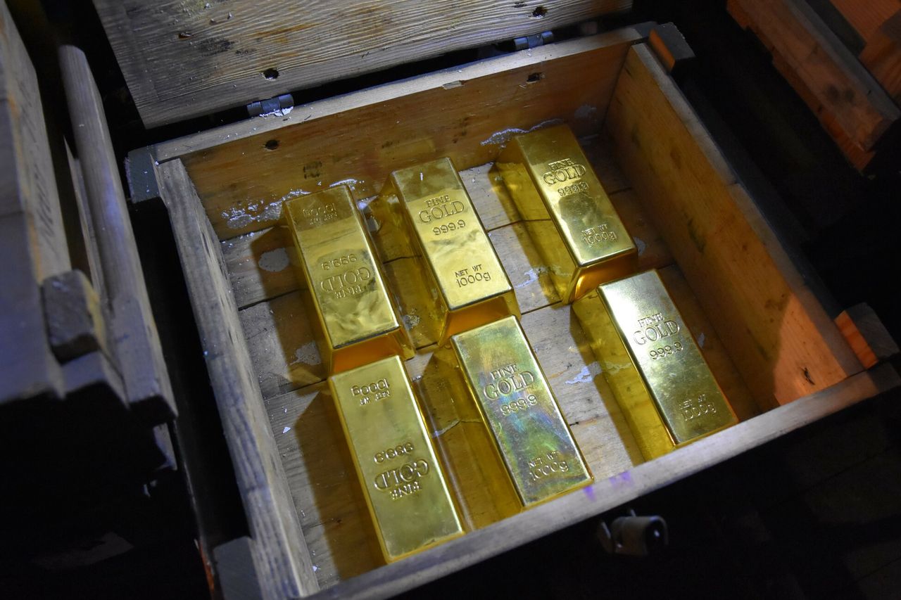 Gold soars as trade tensions and geopolitical risks rise