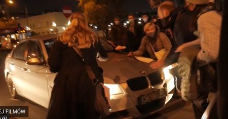 Strajk Kobiet. Potrącił protestujących. Policja szuka sprawcy