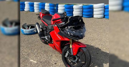 Wypadek na torze wyścigowym – motocyklista potrącił fotografa
