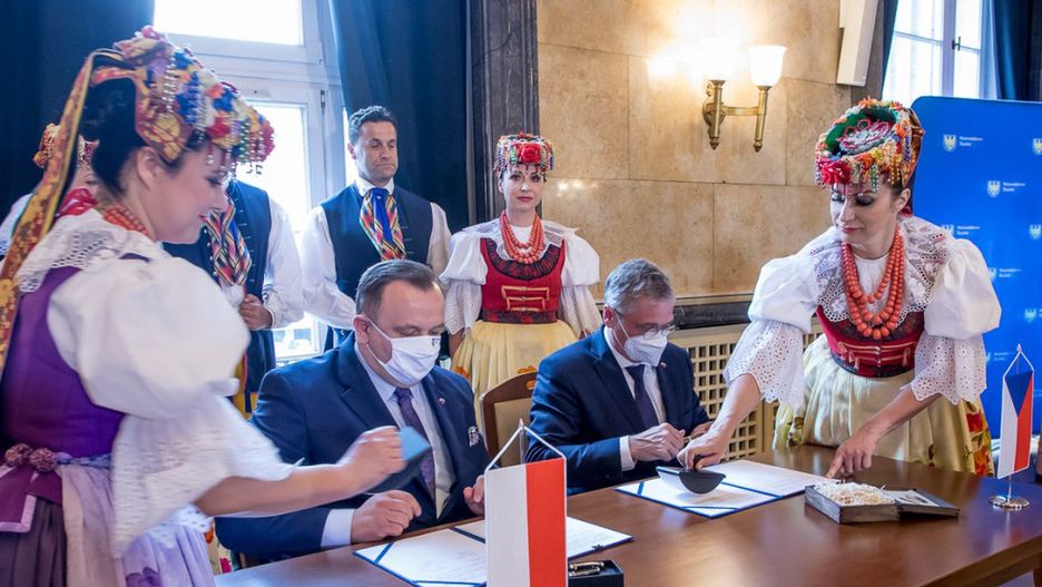 Śląskie. Kraj Śląsko-Morawski i Woj. Śląskie podpisały umowę o współpracy.