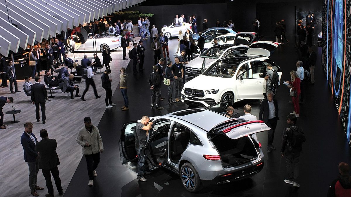 Paryż dołącza do Genewy, Nowego Jorku i Poznania.