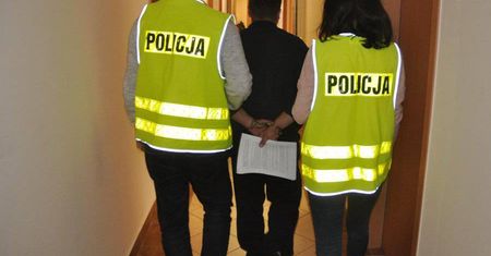 Pijany Białorusin jechał ciężarówką po krajowej 19. Na "pace" przewoził 40 ton stali