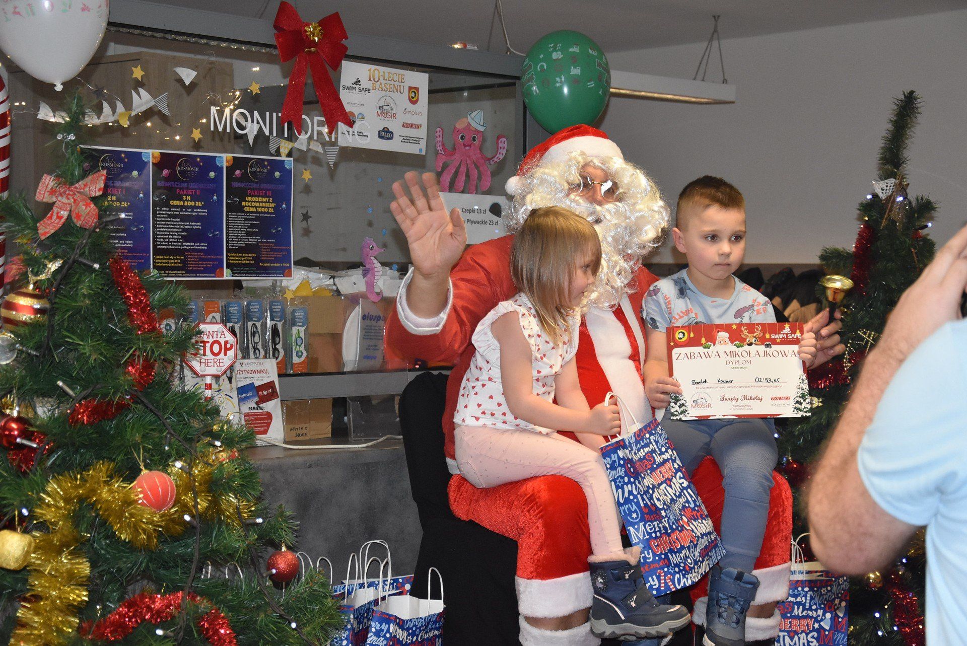 Urodzinowa impreza na pływalni w Proszowicach