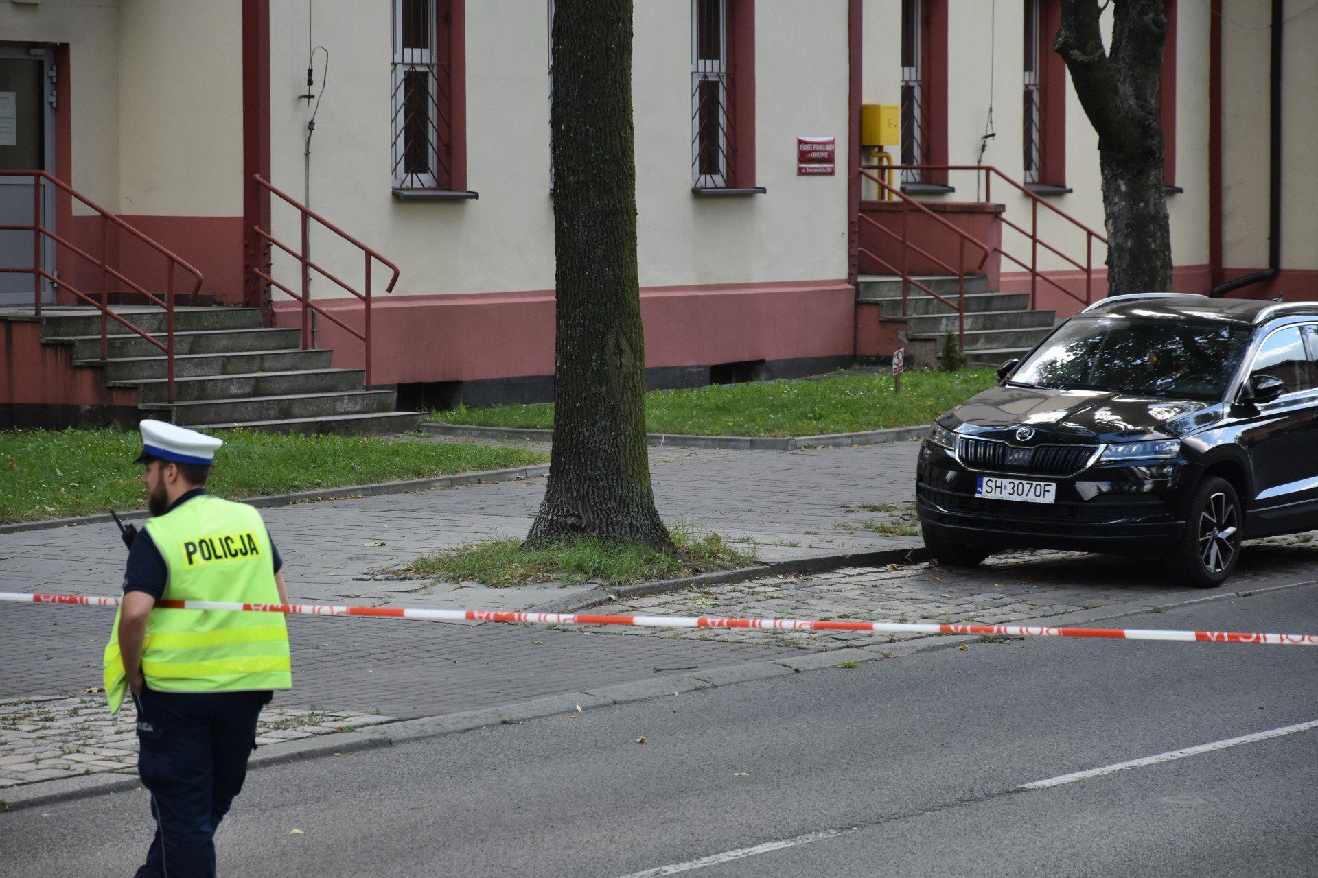 Atak nożownika w Chorzowie, droga zablokowana dla samochodów i pieszych