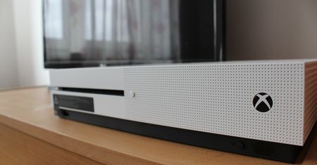 Microsoft podsłuchuje użytkowników Xboksa One i nie zamierza przestać