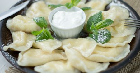 Już nie borówki, nie truskawki. Jesienią robię pierogi z innymi owocami i serkiem
