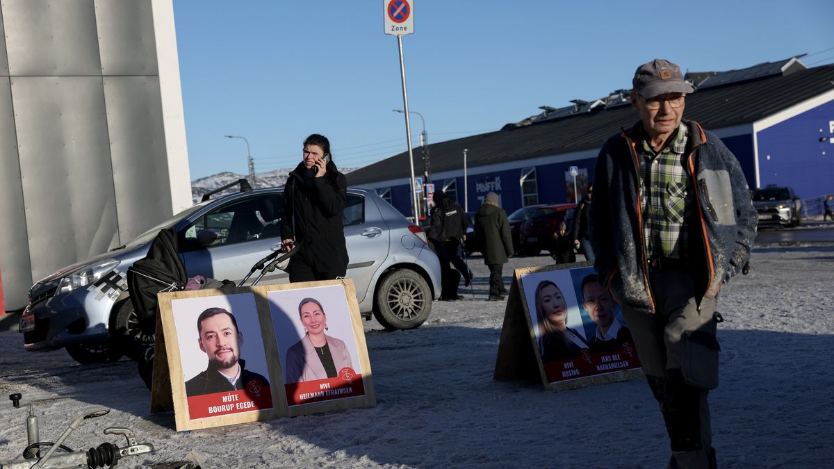 ILULISSAT, GREENLAND - MARCH 11: Voters arrive to cast their ballots at a polling station on March 11, 2025 in Ilulissat, Greenland. Greenland is holding a general election today to select the 31 members of its parliament, called the Inatsisartut. Greenland was due to hold elections next month, but Prime Minister Múte Egede called for an early vote amid the geopolitical tensions stoked by US President Donald Trump's vow to take control of the autonomous Danish territory. (Photo by Joe Raedle/Getty Images)