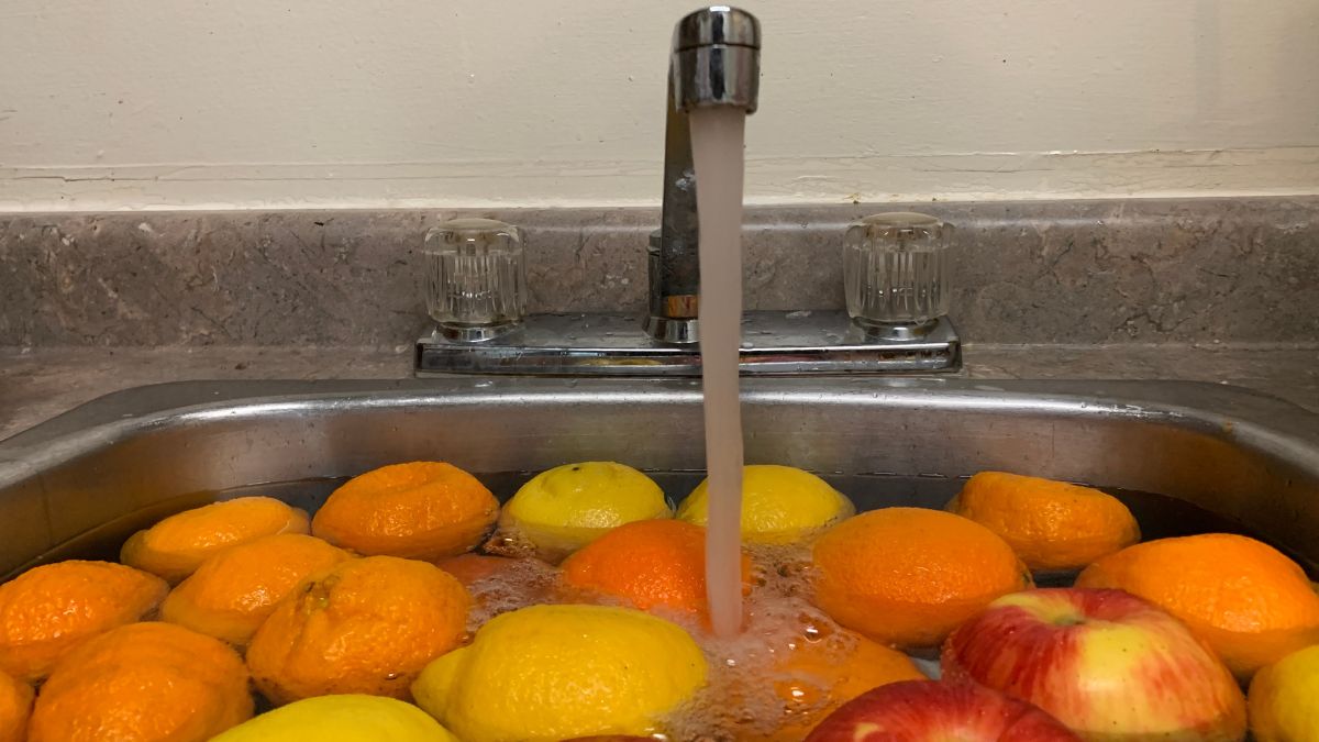 Owoce mogą być pokryte szkodliwymi chemikaliami