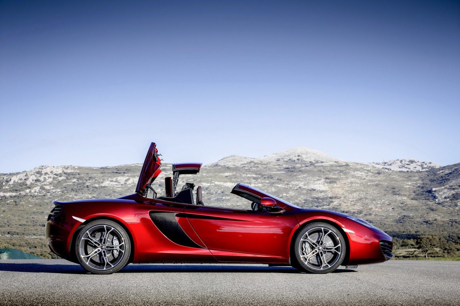McLaren MP4-12C Spider - obszerna galeria prosto od producenta 49