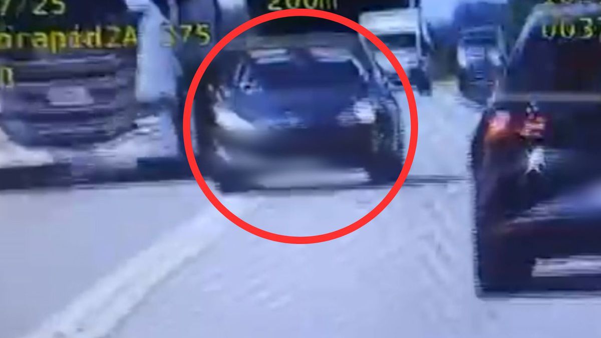 Wyprzedzała auta, "zepchnęła" policję