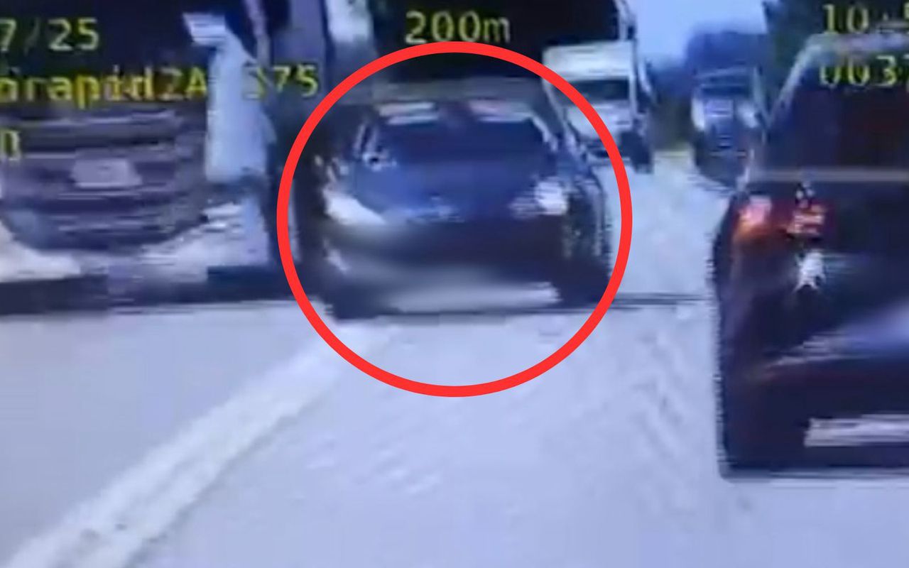 Nagranie z S12. 18-latka nie wiedziała, że nagrywa ją policja