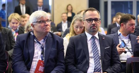 Termin minął. Część CPK bez dotacji z UE? "Chałupnictwo"