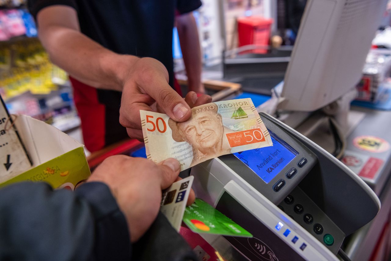 Szwecja zmienia zasady. Sklepy znów muszą przyjmować gotówkę
