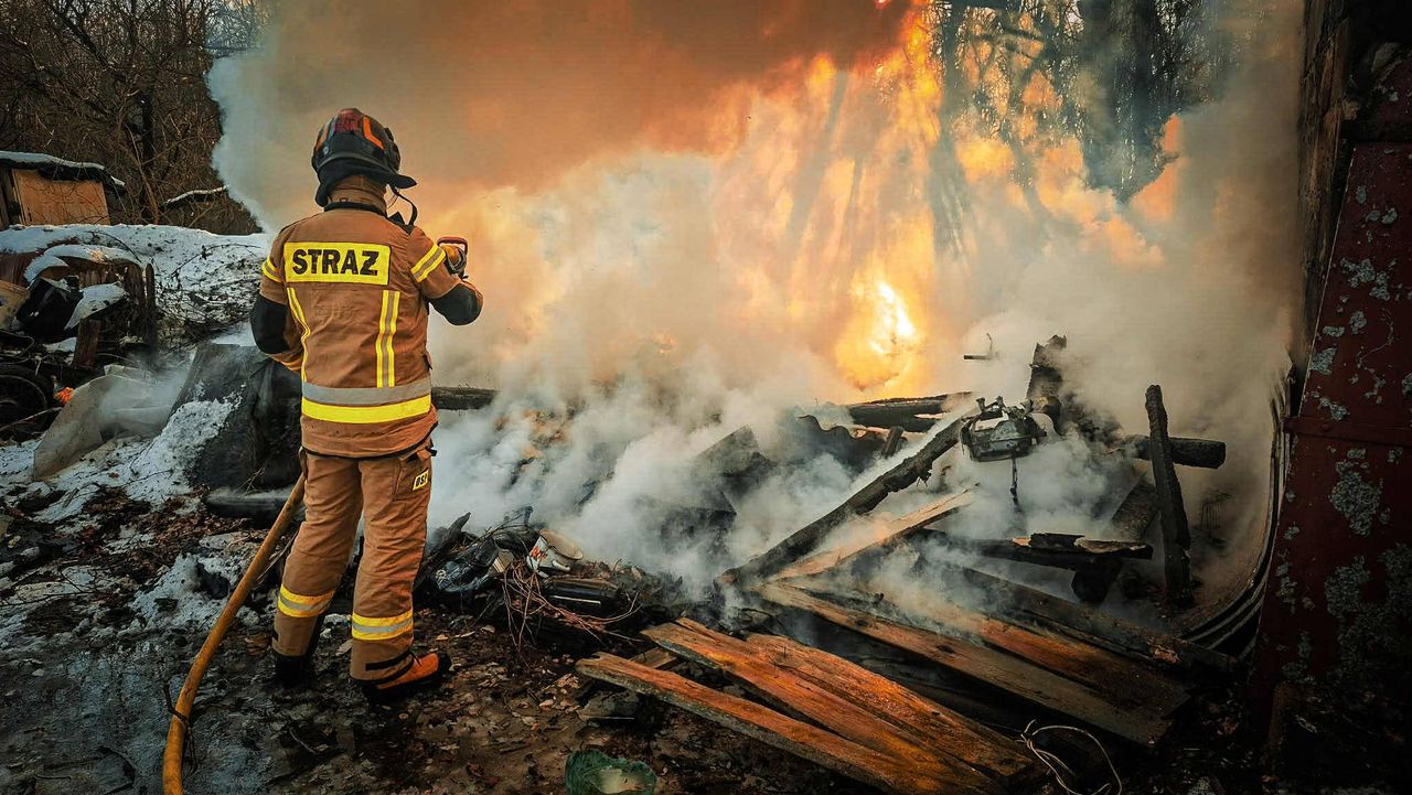 Pożar w Podgórzu. Na miejscu 8 zastępów straży pożarnej i policja