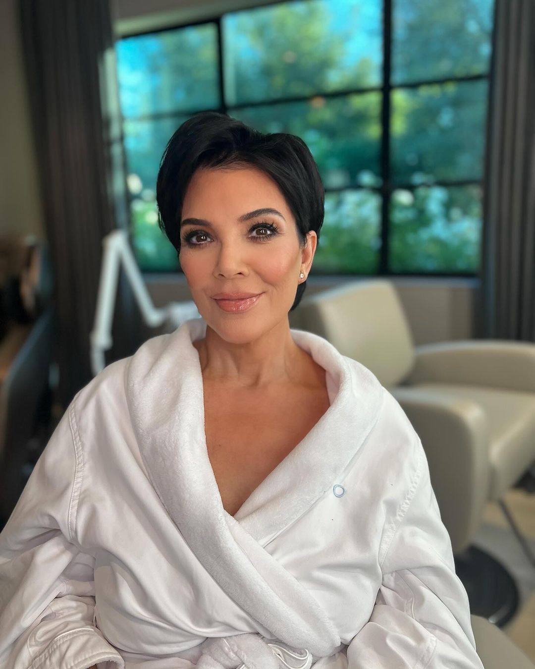 Kris Jenner in new photos. Like a different person?