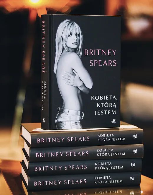 Polska edycja książki "Kobieta, którą jestem