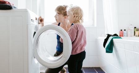 Dodaj tę popularną przyprawę do prania. Efekt zniewalający
