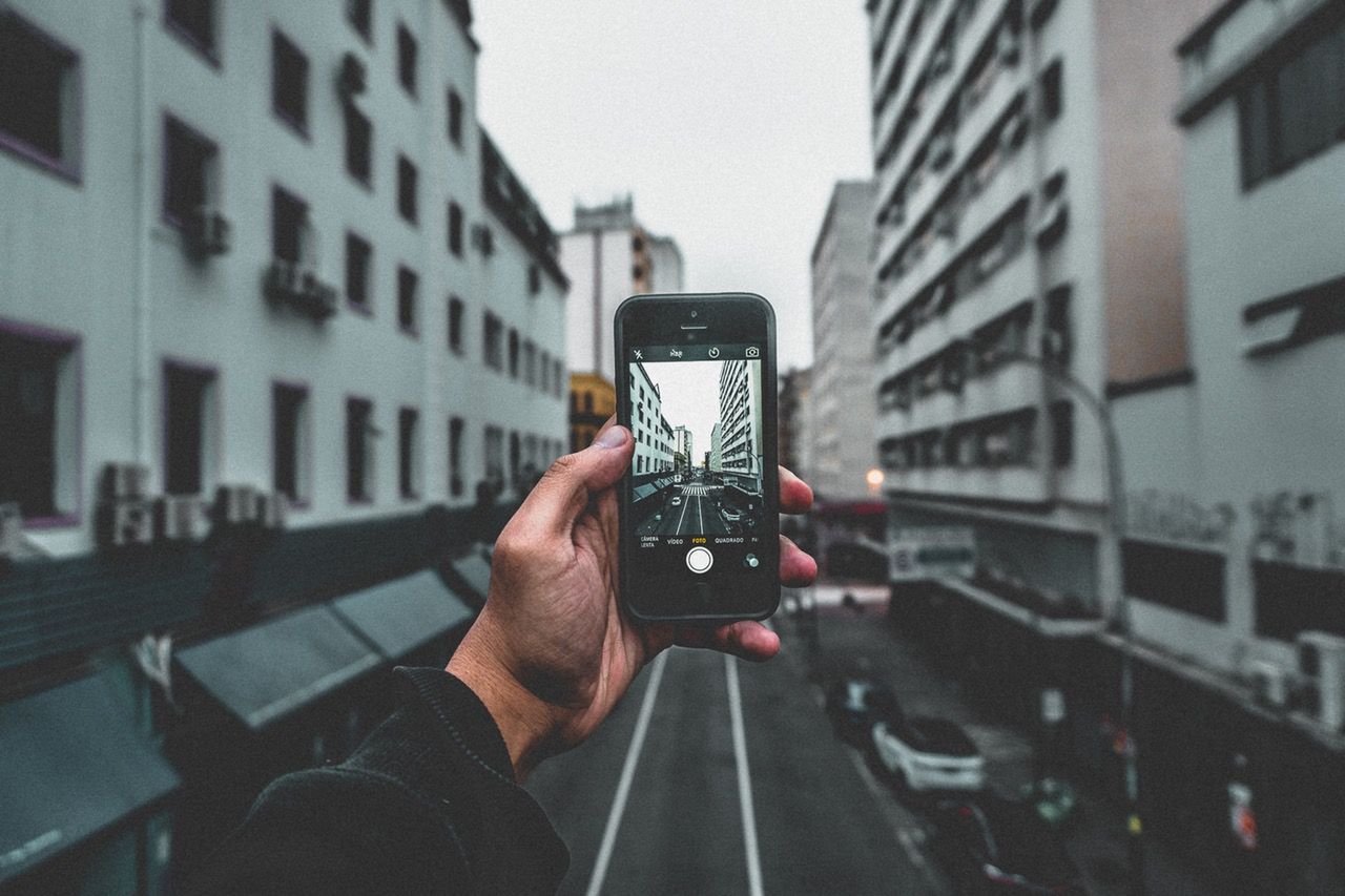 Kto się wstydzi fotografować telefonem?