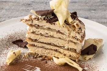 Na deser robię ekspresowe ciasto kawowe. Wszyscy goście biorą dokładkę