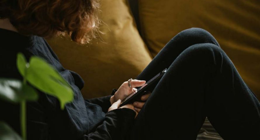 Ponad 2,6 mln młodszych dzieci w internecie. Ponad 40 proc. korzysta z ChataGPT
