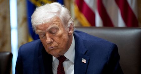 Trump zbliża się do niechlubnego rekordu. Nowy sondaż