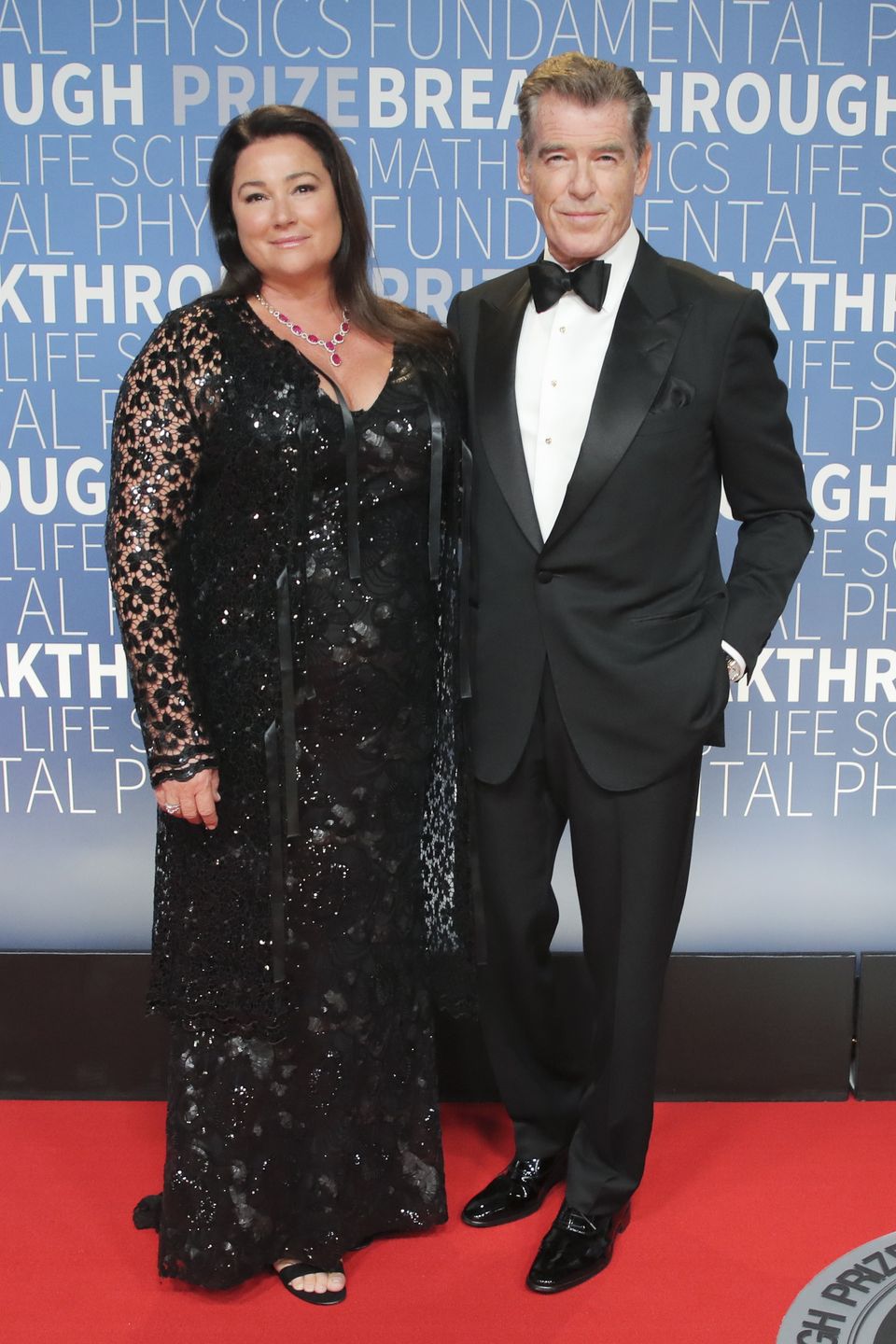 Keely Shaye Smith i Pierce Brosnan w 2018 r.