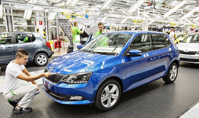 Praca w Czechach za 17 tys. zł z premią. Tak zarabia się w fabrykach Skody