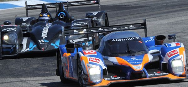 Na pierwszym planie zwycięzca 12H Sebring - Peugeot 908 HDi FAP zespołu Oreca Matmut. Z tyłu HPD ARX-01e / fot.: gt-eins.de