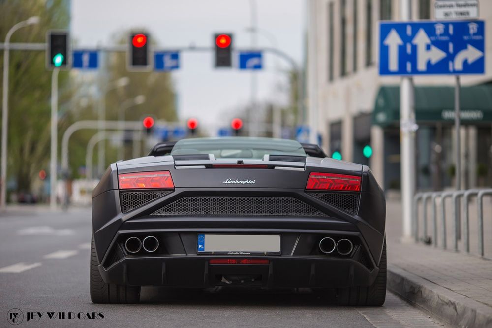 Jey Wild fotografuje supersamochody na ulicach Wrocławia, Londynu i Paryża 15