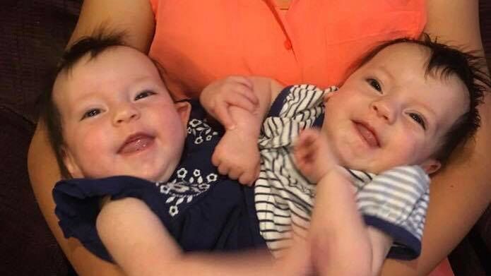 6-letnie bliźnięta syjamskie chodzą do szkoły. Po narodzinach lekarze dawali im 5 proc. szans na przeżycie