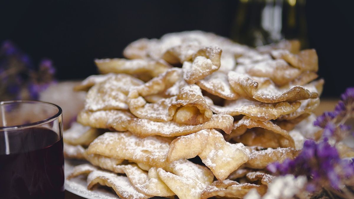 Przepis na faworki bez śmietany 