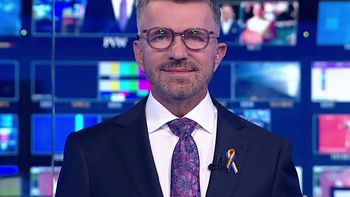 Poprowadził "19.30" z tęczową przypinką. Jest reakcja TVP