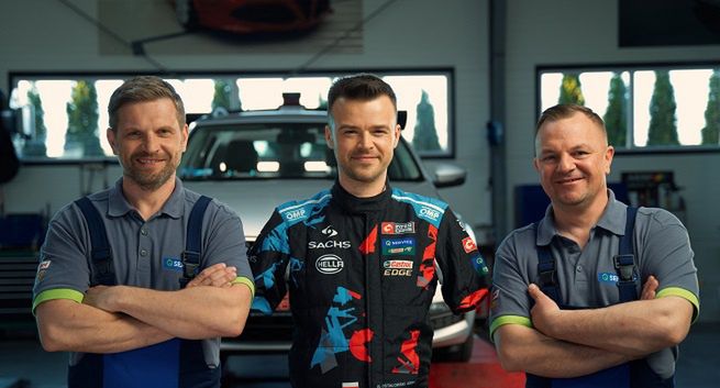 Bartosz Ostałowski twarzą kampanii Q Service Castrol