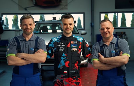 Bartosz Ostałowski twarzą kampanii Q Service Castrol