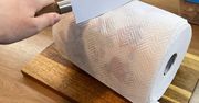 Przetnij ręcznik papierowy na pół. Trik, który ma ogromne znaczenie