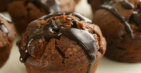 Przepis na czekoladowe muffiny. Prosty deser gotowy w 15 minut