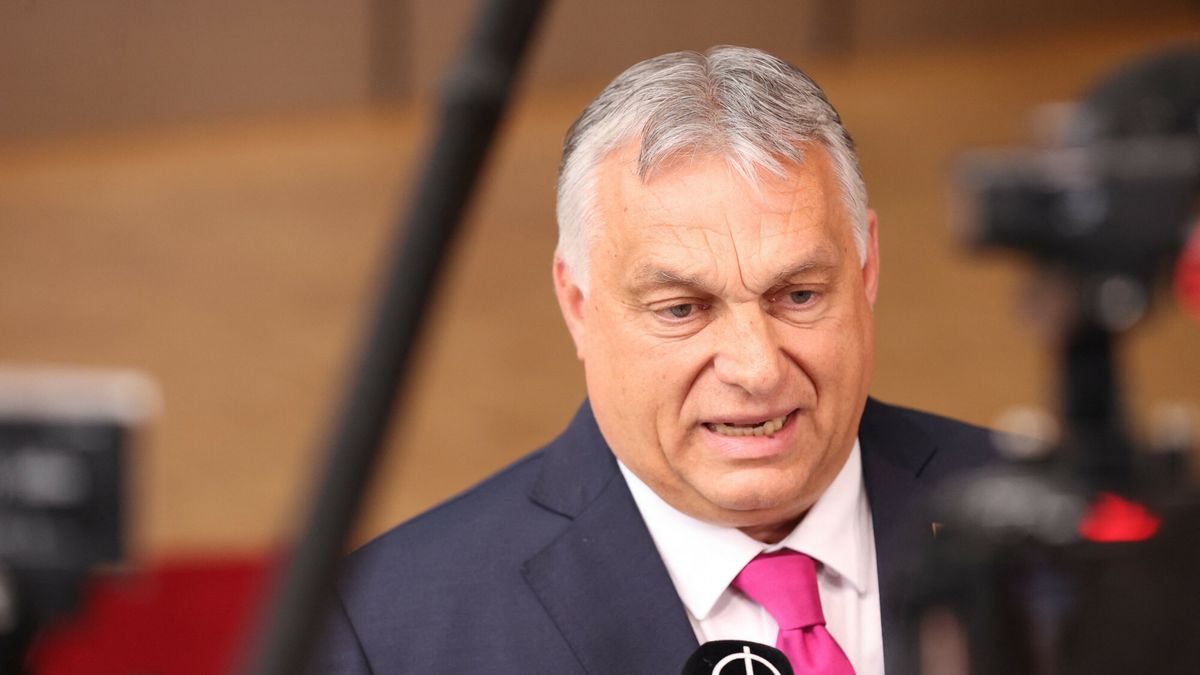 Premier Victor Orban w Brukseli
BRUSSELS, BELGIUM - MAY 30: Prime Minister of Hungary Victor Orban speaks to media as he arrives for the first day of a special meeting of the European Council at The European Council Building in Brussels on May 30, 2022. Dursun Aydemir / Anadolu Agency/ABACAPRESS.COM
AA/ABACA
