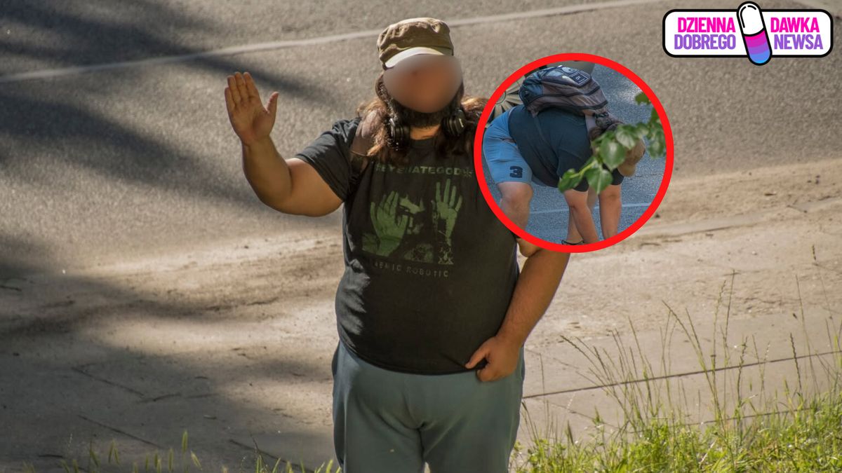 Mężczyzna przeniósł jeża na drugą stronę ulicy.