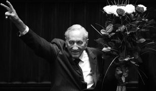 Warszawa. Mazowiecki i rewolucja przez telefon. Były premier patronem stołecznej nagrody