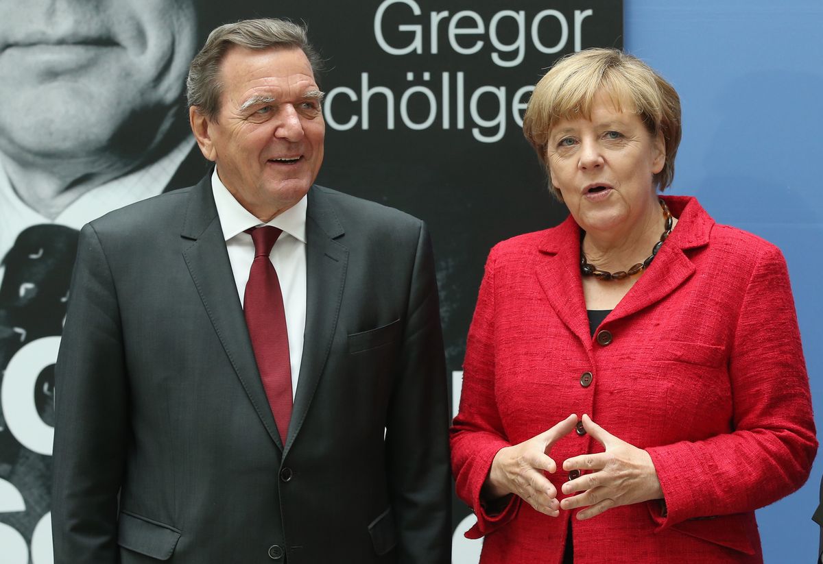 Gerhard Schroeder i Angela Merkel, dwoje byłych już kanclerzy, ma taką samą wadę - nie potrafią przepraszać 