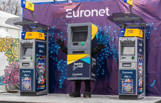 Z bankomatu wypłacisz mniej Blikiem. Tylko symboliczna kwota