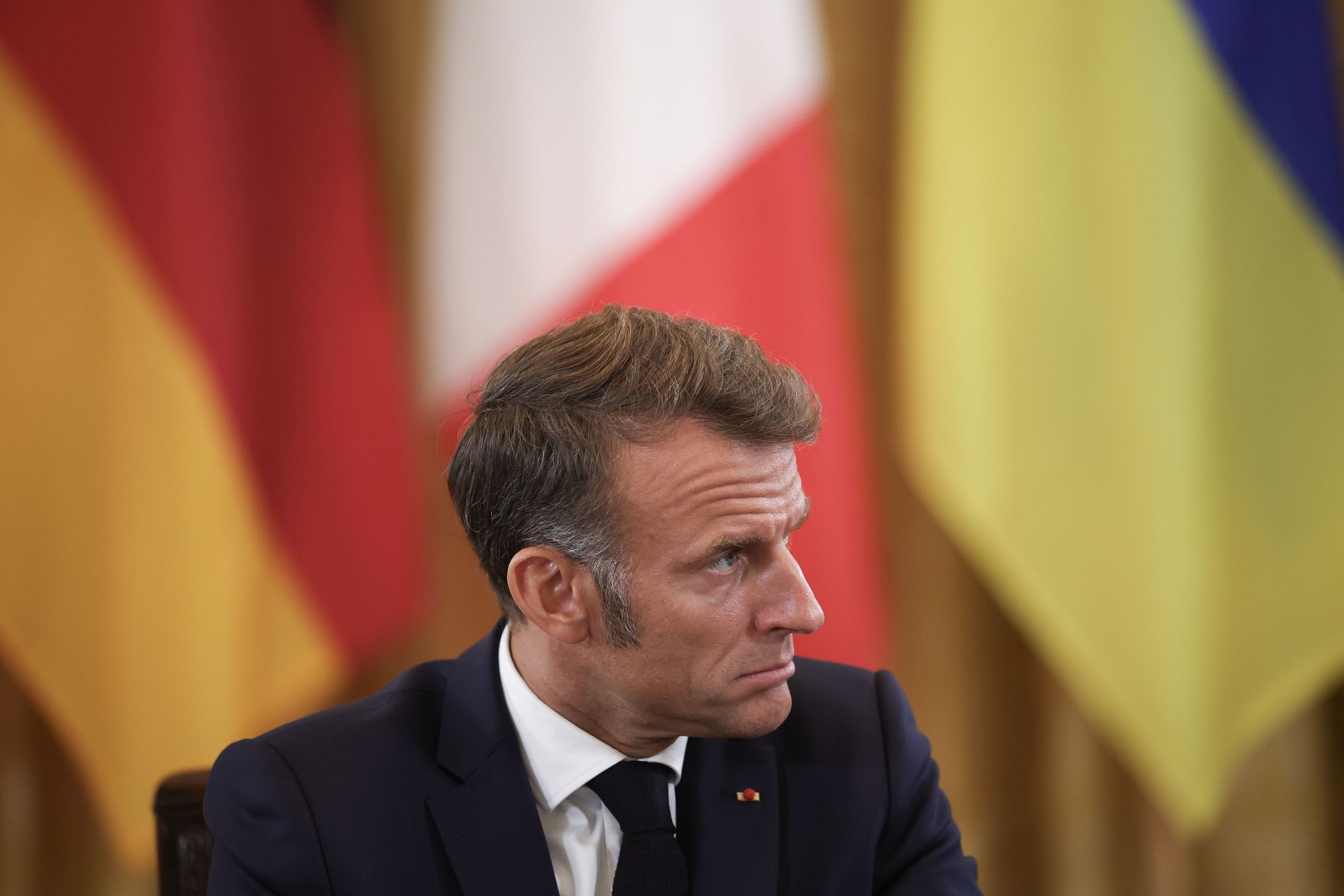 WASHINGTON, DC - AUGUST 18: French President Emmanuel Macron participates in a meeting with U.S. President Donald Trump, Ukrainian President Volodymyr Zelensky and European leaders at the White House on August 18, 2025 in Washington, DC. President Trump hosted President Zelensky at the White House for a bilateral meeting and an expanded meeting with European leaders to discuss a peace deal between Russia and Ukraine.  (Photo by Win McNamee/Getty Images)