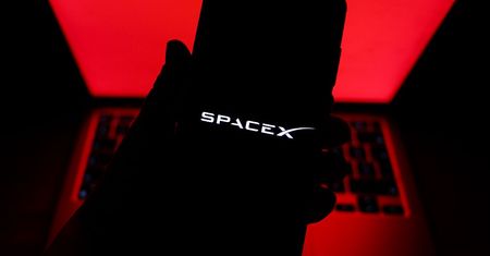 SpaceX chce przejąć Cursor. W grze 60 mld dolarów