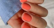 Manicure dla kobiet 50+. Te kolory odmłodzą dłonie