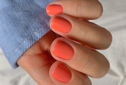 Manicure dla kobiet 50+. Te kolory odmłodzą dłonie
