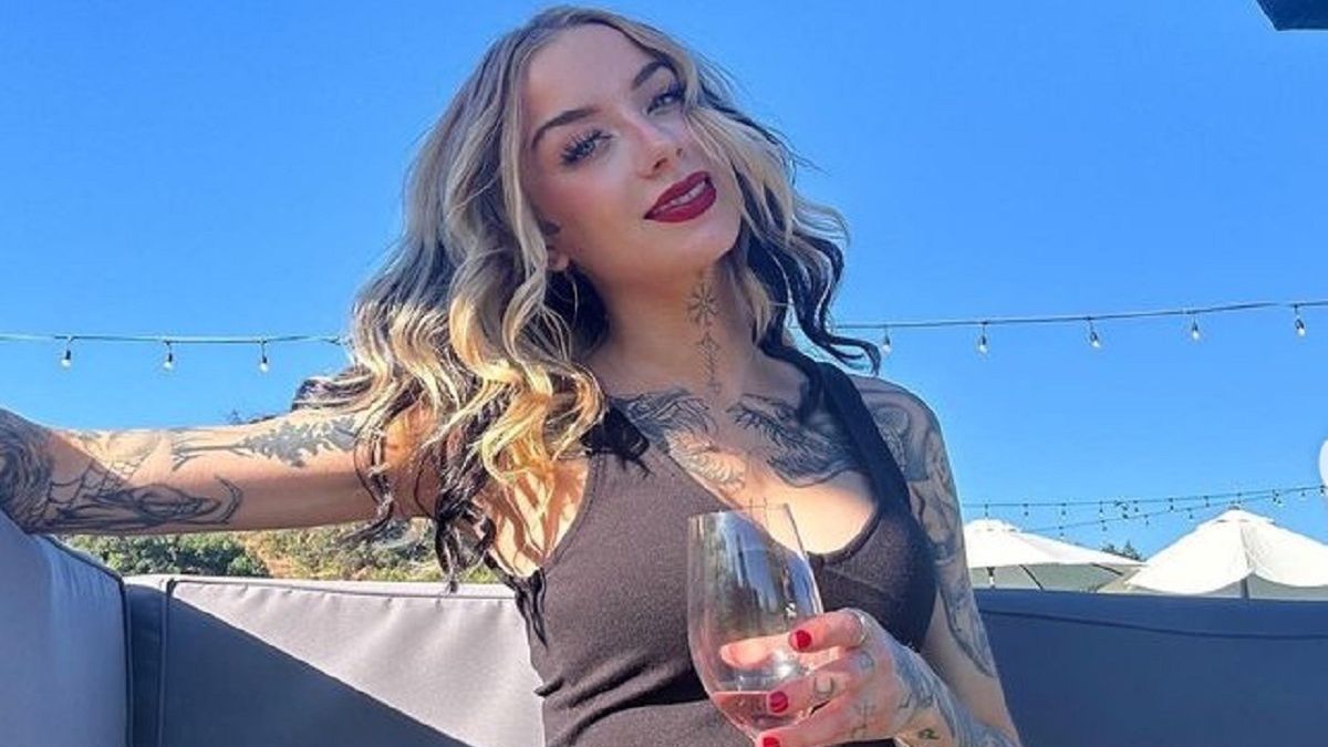 Kobieta kocha tatuaże. Wciąż słyszy krytyczne głosy. 