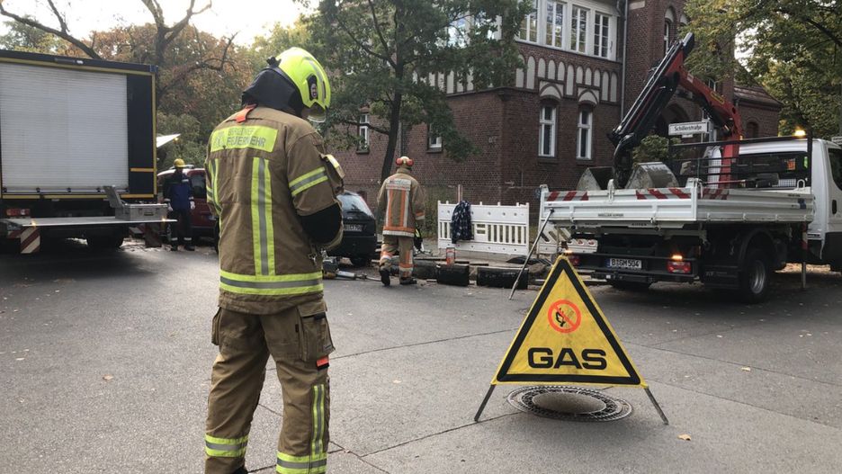 Berlińska straż pożarna podczas prowadzenia akcji ratunkowej, związanej z wyciekiem gazu na Pankowie, dzielnicy na północy miasta,   zakazała mieszkańcom używania telefonów