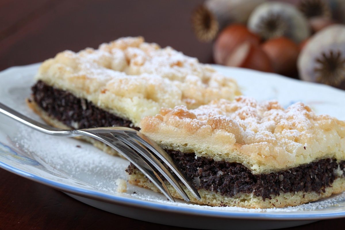 Poppy seed dessert that dazzles: A festive recipe revealed