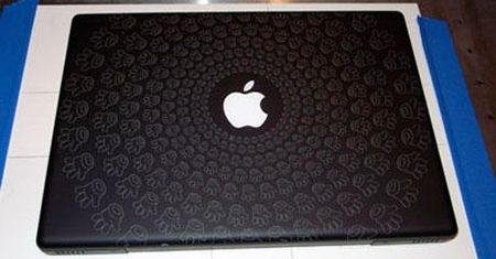 Laptop w wersji "custom", czyli laserowe grawerowanie